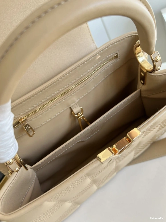 VUITTON MM CAPUCINES LOUIS 0901